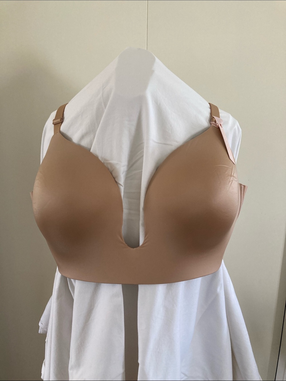 Victoria's Secret Deep Plunge Smooth Nude Bra